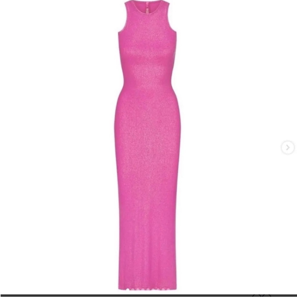 BNWT Skims maxi dress in fuchsia foil - Picture 2 of 16